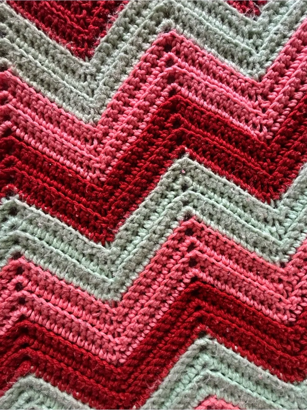 Vintage Handmade Chevron Knit afghan Throw Blanket - Green & Coral